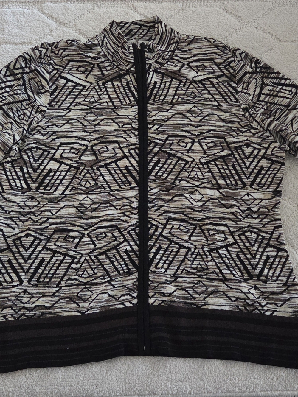 Women's Patterned Zip-Front Jacket in Black and Cream